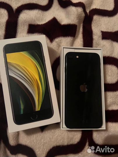 Телефон iPhone se 2020