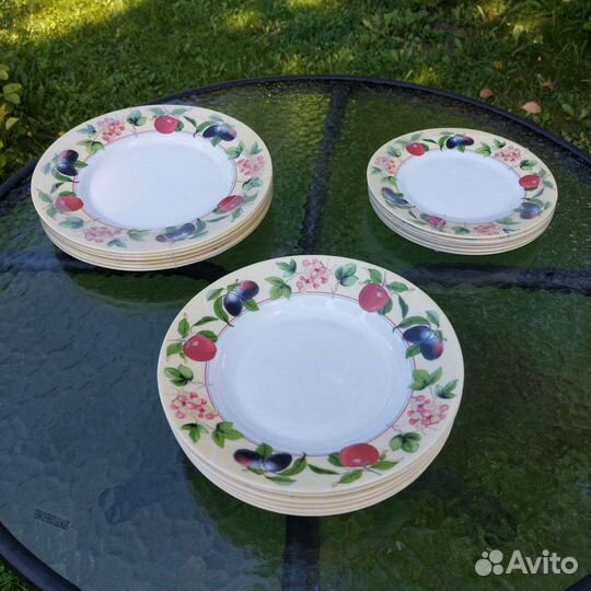 Столовой сервиз на 6 персон новый (38 предметов )