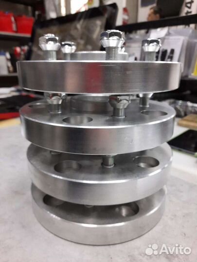 Проставки переходные 5*139.7 d98. на 5*114.3 d67.1