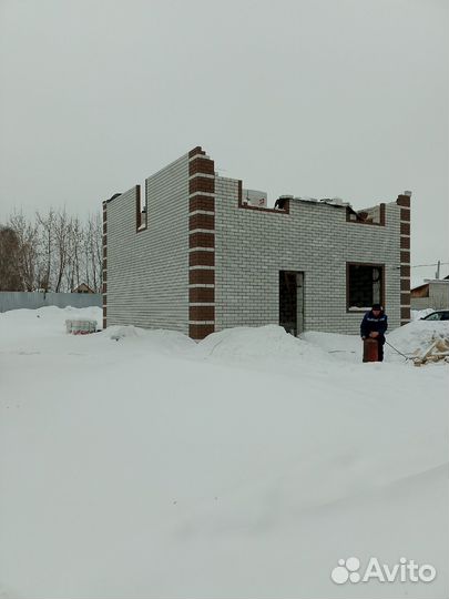 Бригада строителей