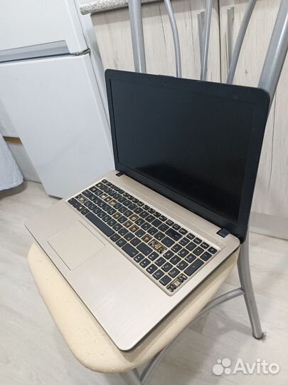 Ноутбук Asus / N4200 / 920MX / на запчасти