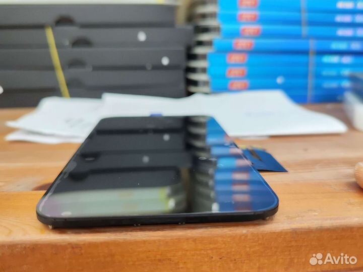 Дисплей iPhone XR в корпусе 14PRO плоский
