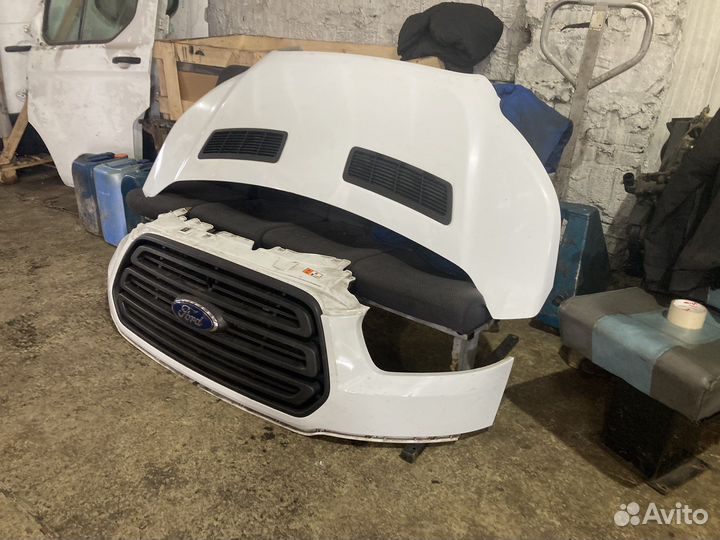 Бампер верхняя часть белая Б/У на Ford Transit