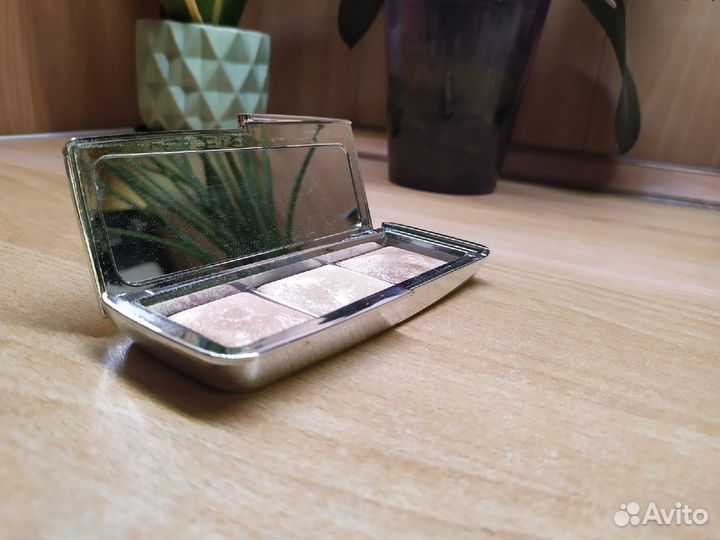 Hourglass Палетка хайлайтеров metallic strobe