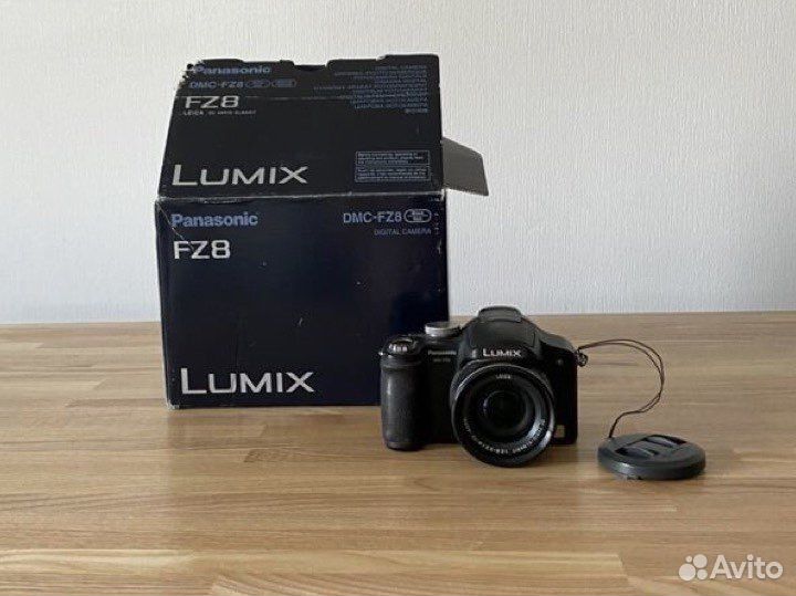 Фотоаппарат Panasonic Lumix FZ8 (DMC-FZ8)