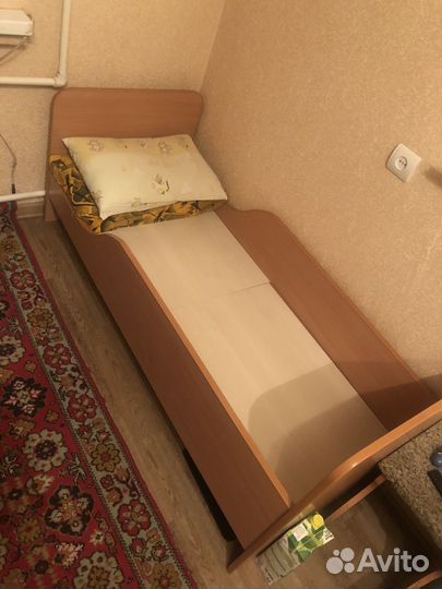 Кровать