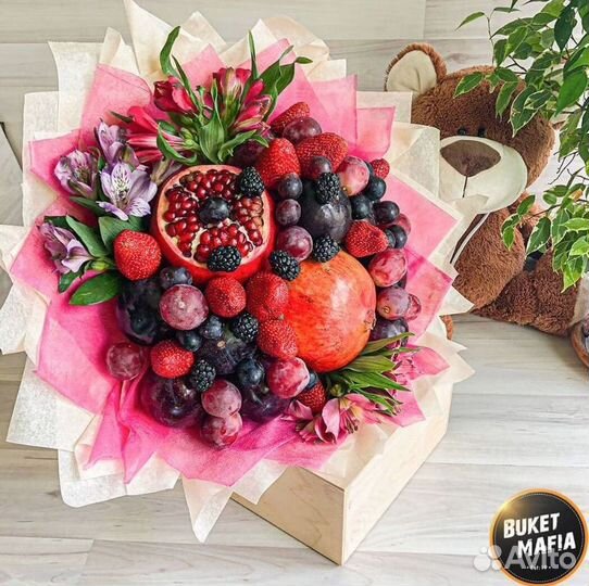 Вкусный букет их ягод и цветов, доставка