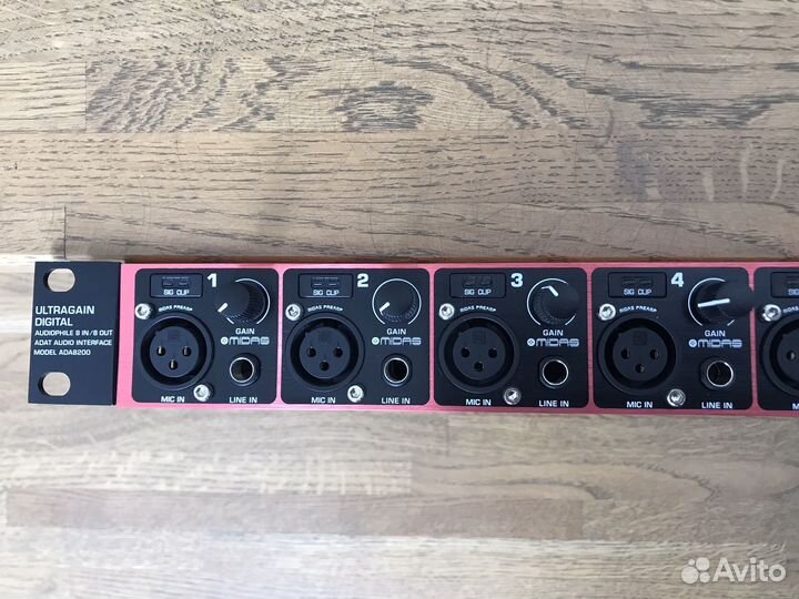 Аудиоинтерфейс Behringer ADA8200