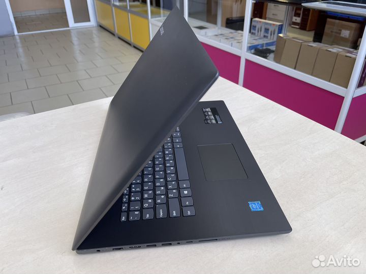 Отличный Большой Lenovo/Intel/8GB/SSD