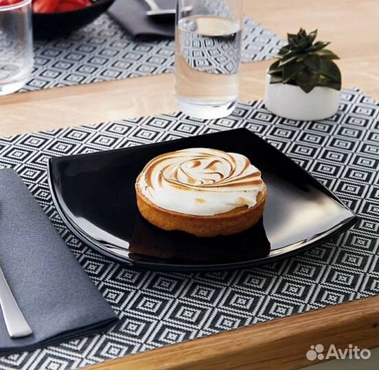 Тарелки квадратные черные 27 х 27 см, стекло