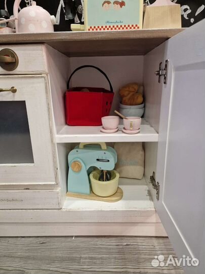 Детская игровая кухня деревянная