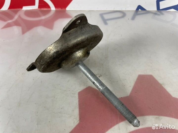 Упорная шайба задняя правая Bmw 5 F10 2.5 2010