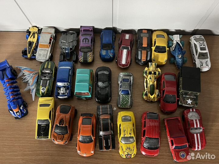 Hot wheels машинки
