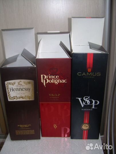 Бутылки различных форм и упаковки