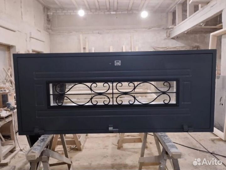 Утепленная деревянная дверь