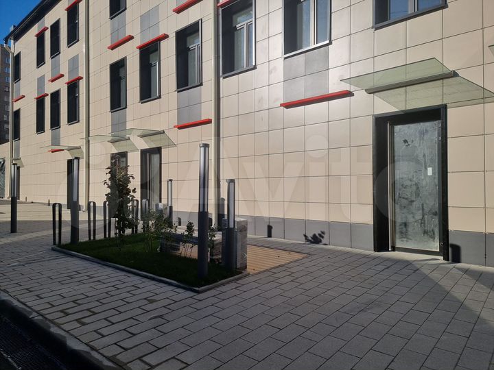 Здание со стрит ритейлом на Бауманской, 1467 м²