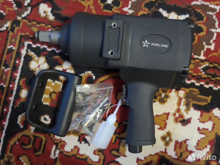 Гайковерт пневматический ударный