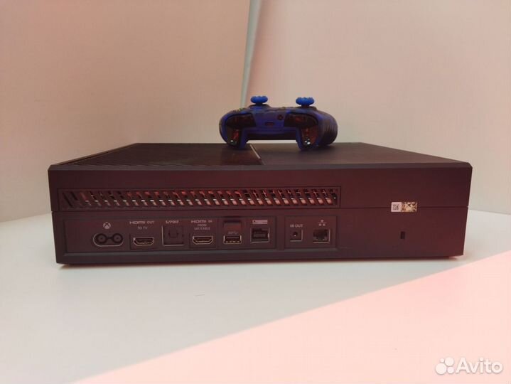 Игровые приставки Microsoft Xbox One 1TB