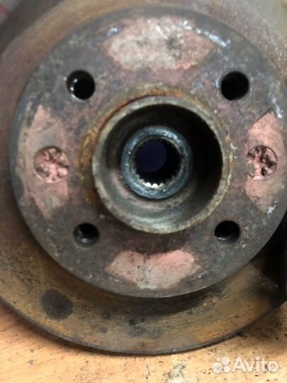 Кулак поворотный передний правый Renault Clio 1 1