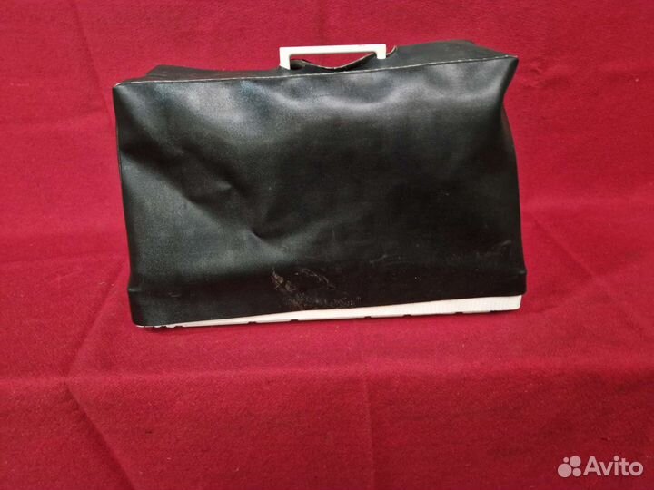 Швейная машина Чайка 144А как новая