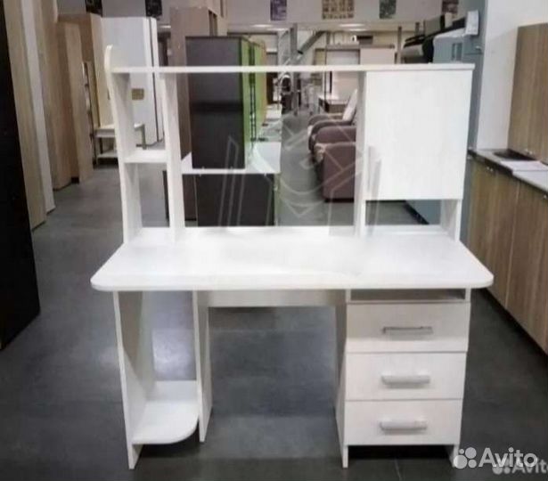 Компьютерный стол #5