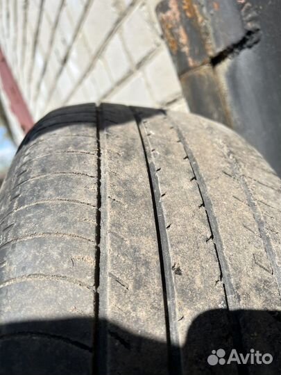 Yokohama BluEarth E70 215/55 R17 94V