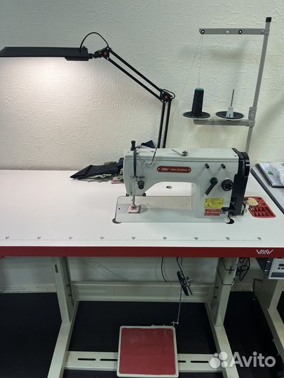 Промышленная швейная машина зиг-заг