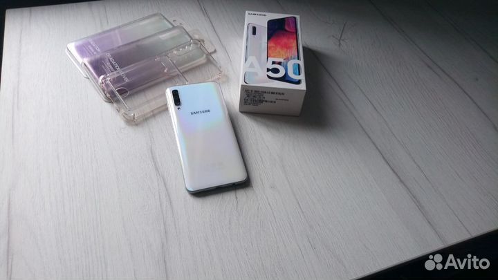 Samsung Galaxy A50, 6/128 ГБ