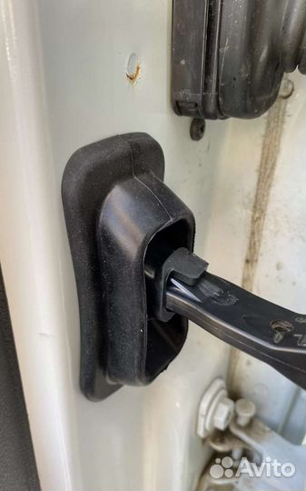 Чехол вилки сцепления на Лада Веста