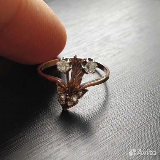 Золотое кольцо с бриллиантами