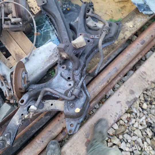 Подрамник с рычагами на джили эмгранд