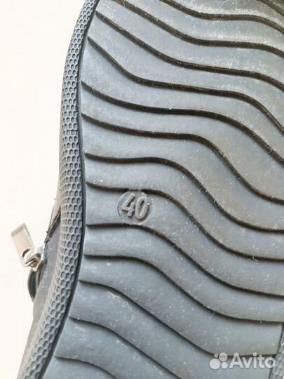 Продам мужские кожаные ботинки 40 размер