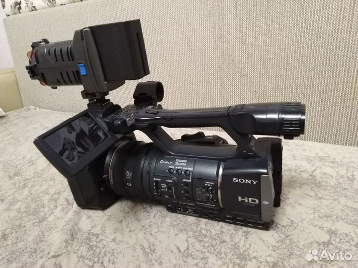 Камера Sony AX2000 со всем оборудованием