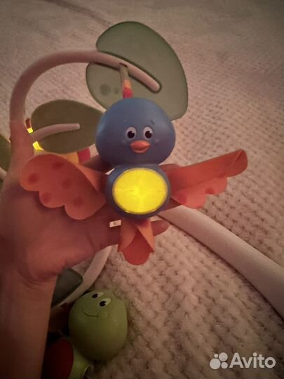 Музыкальный мобиль на кроватку tiny love