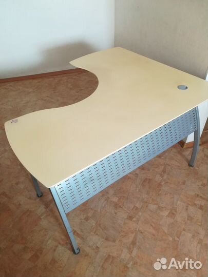 Стол угловой