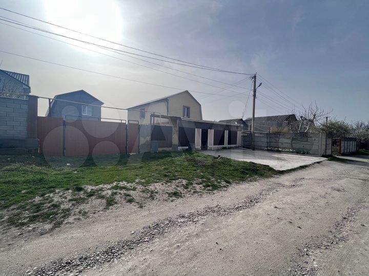 Дом 183 м² на участке 8 сот.