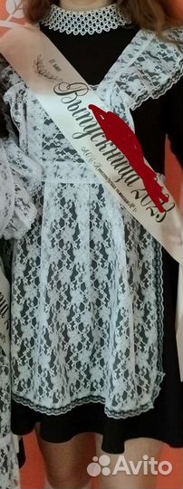 Школьный фартук и коричневой платье