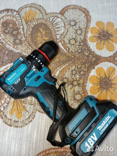 Шуруповерт Mak1ta 50 с набором оснастки