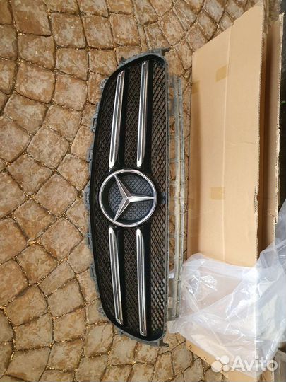 Решетка радиатора mercedes w213 amg