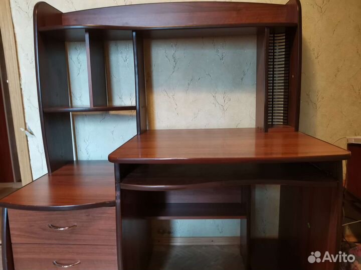 Компьютерный стол