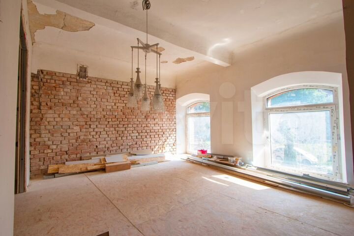 2-к. квартира, 67 м², 1/4 эт.