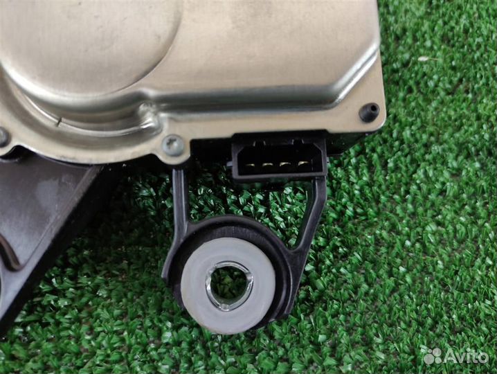 Мотор стеклоочистителя задний volkswagen Touareg