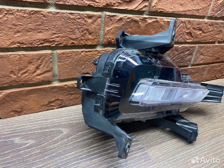 Фара противотуманная правая Kia Carnival 2020+ LED