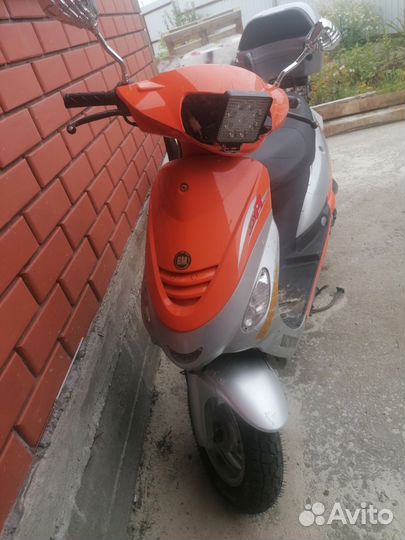 Продам скутер JOY - R