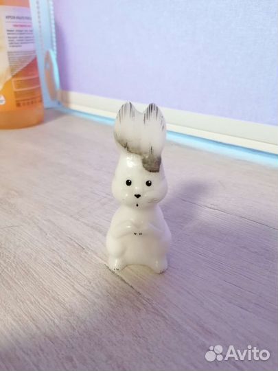 Заяц из натурального камня. Символ года