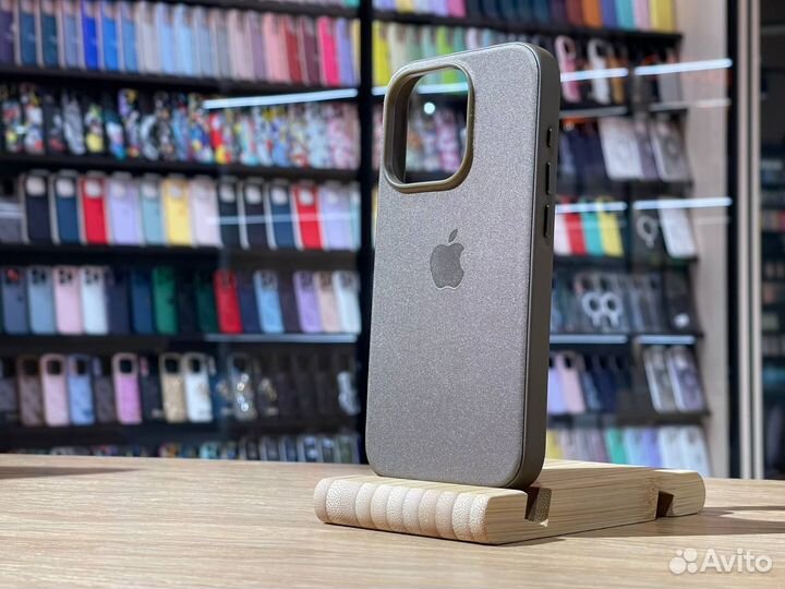 Чехол на iPhone 15 Pro FineWoven