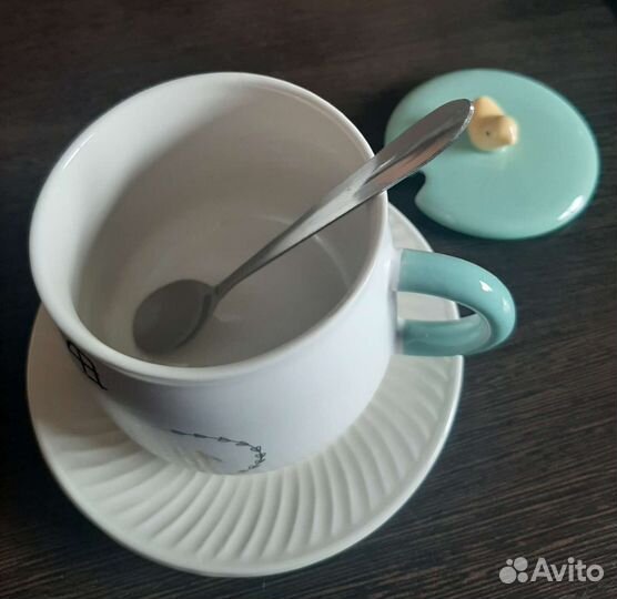 Чашка с блюдцем,крышкой и ложечкой