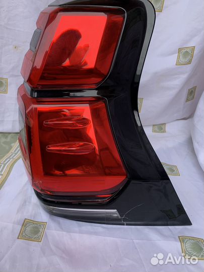 Фонарь Toyota Land Cruiser Prado 150 8155160C30