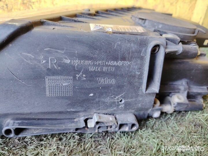 Фара правая Volkswagen Touareg BAC