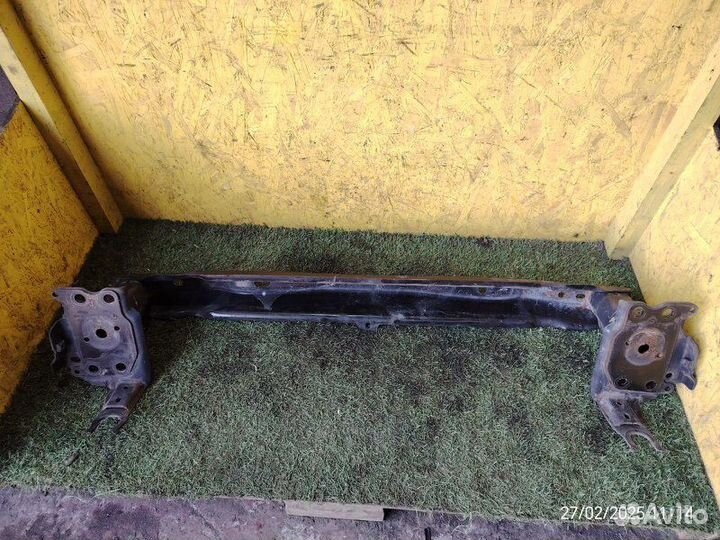 Усилитель бампера передний Volkswagen Touareg BAC